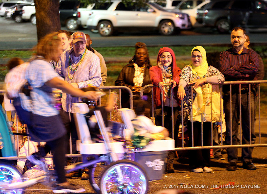 Krewe of Athena 2017 rolls down Metairie route: See photos